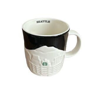 2012 STARBUCKS Collector Series SEATTLE 16 oz Mug Relief Black White Skyline